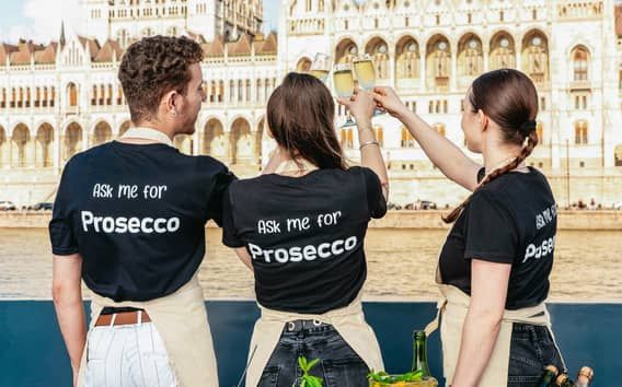 Budapest: Crociera turistica serale con prosecco illimitato