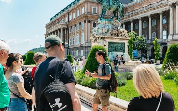 Budapest: Recorrido a pie por el barrio del Castillo de Buda con un historiador